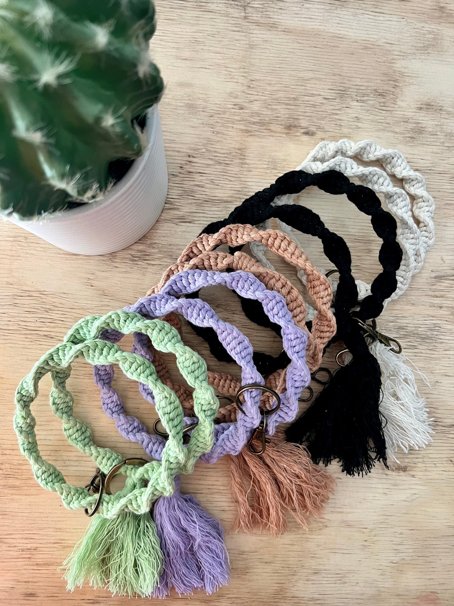 Macrame bangal￼ keychain